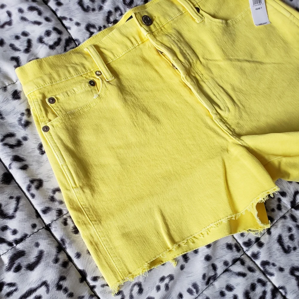 (Tall) NWT Gap Yellow High-Rise Cheeky Shorts